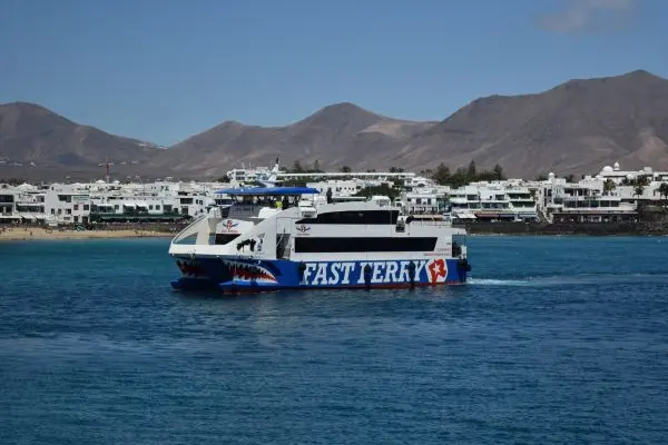 Lineas Romero - Ferry Lanzarote Fuerteventura (WITH BUS PICK UP)
